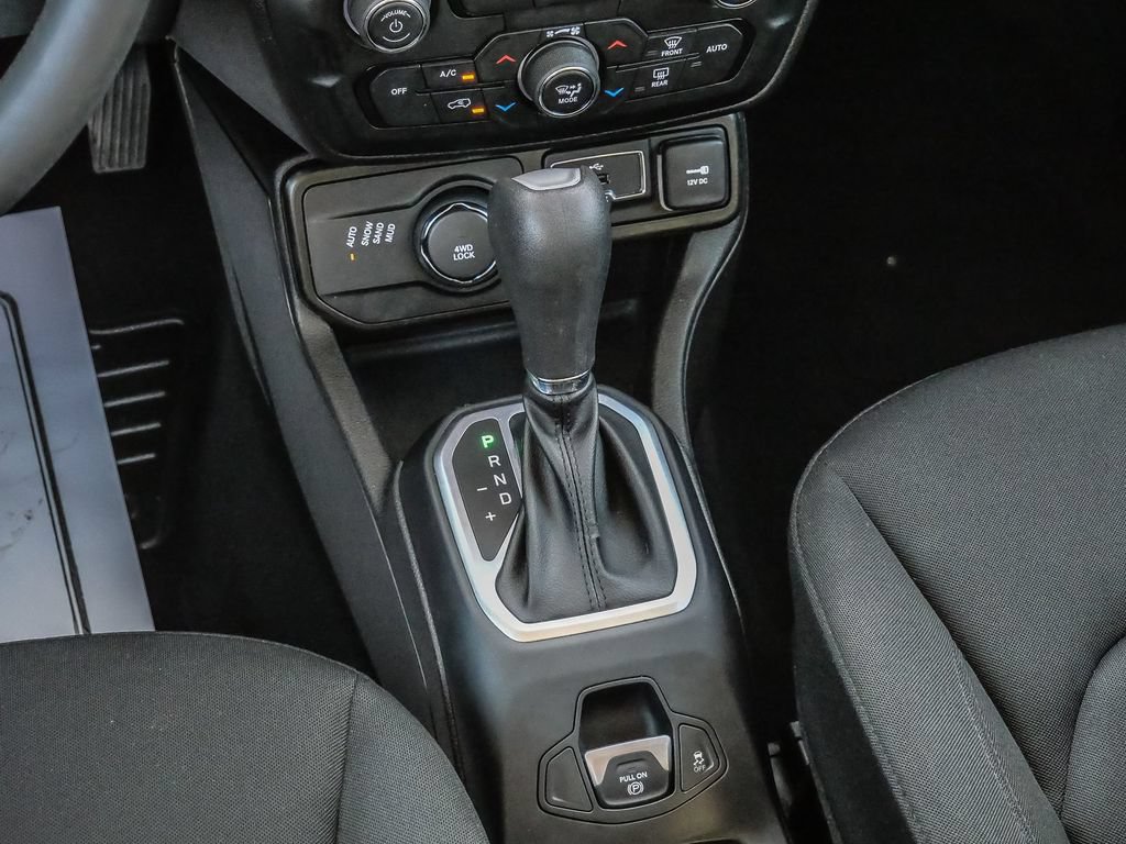 Used 2021 Jeep Renegade Latitude AWD/4WD image 28