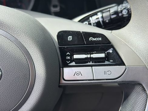Used 2021 Hyundai Elantra SEL FWD image 19