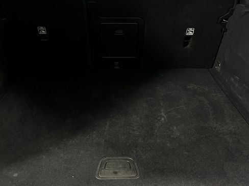 Used 2025 Volvo XC60 B5 Plus image 28