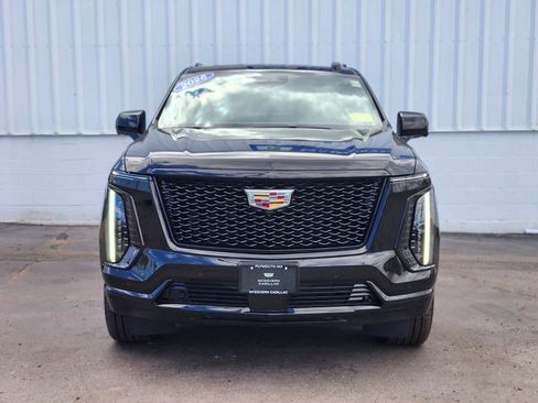 Used 2026 Cadillac Escalade Platinum Sport w/ LPO, Floor Liner Package AWD/4WD image 8