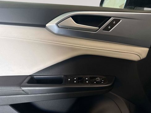 New 2026 Volkswagen Taos SE AWD/4WD image 19