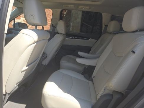 Certified 2025 Cadillac XT6 Premium Luxury image 15