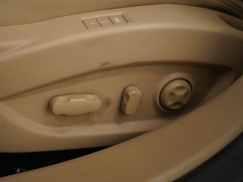 Used 2013 Buick LaCrosse Leather image 25