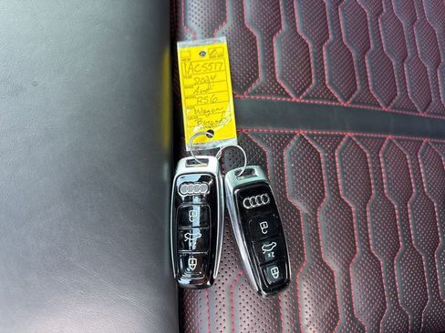 Used 2024 Audi RS 6 performance image 40