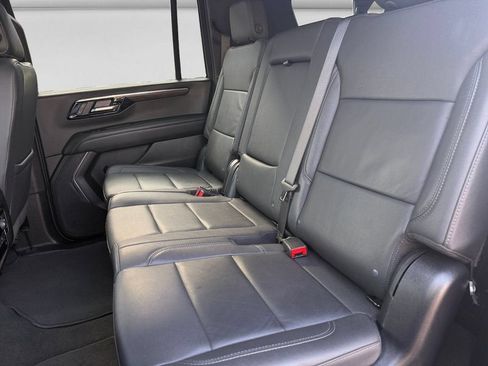Used 2025 Chevrolet Suburban Z71 AWD/4WD image 13