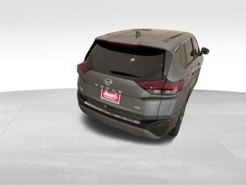 Used 2023 Nissan Rogue SV image 5