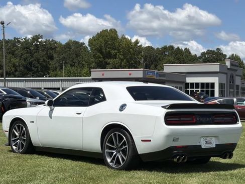 Used 2023 Dodge Challenger R/T RWD image 10