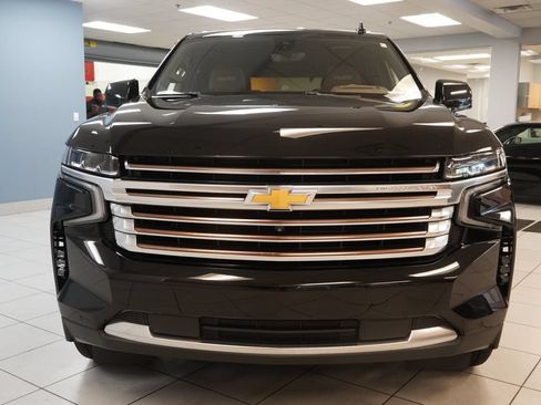 Used 2022 Chevrolet Tahoe High Country w/ Premium Package AWD/4WD image 18