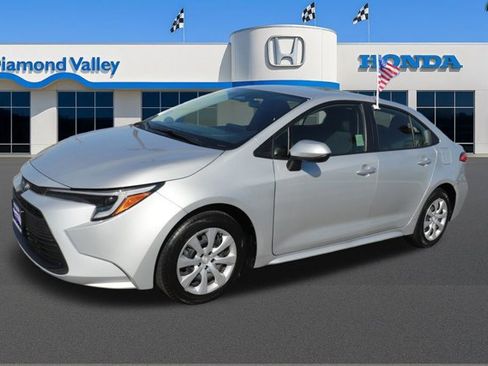 Used 2025 Toyota Corolla LE image 3