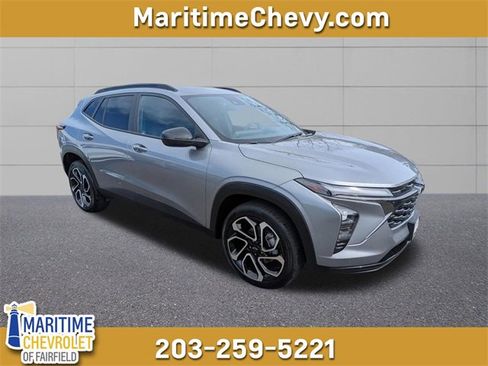 Certified 2025 Chevrolet Trax RS w/ Driver Confidence Package image 1