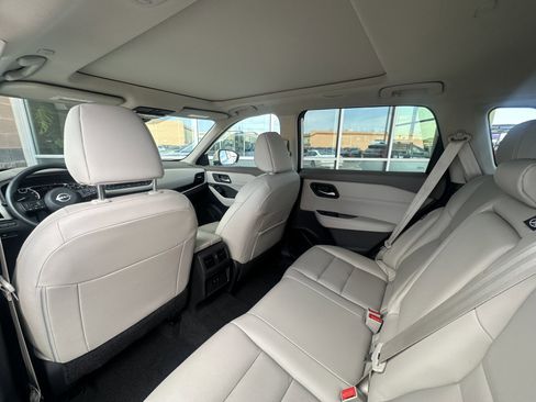 Used 2023 Nissan Rogue SL image 38