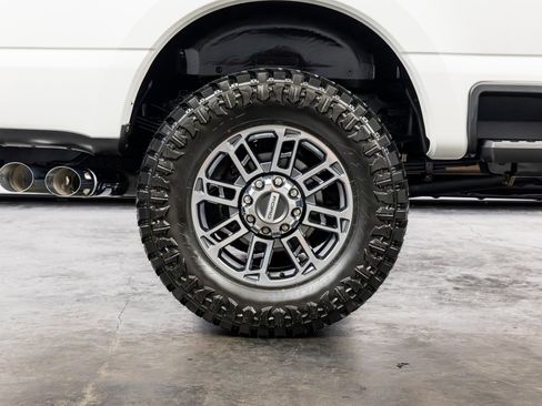 Used 2024 Ford F350 Limited w/ FX4 Off-Road Package AWD/4WD image 28