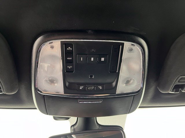 Used 2018 Dodge Durango SRT w/ SRT Interior Appearance Group AWD/4WD image 32