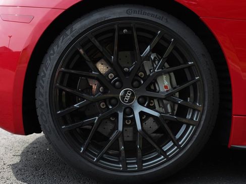 Used 2018 Audi R8 V10 plus w/ Full Leather Package image 6