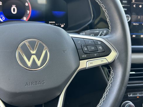 Certified 2023 Volkswagen Taos SE w/ Panoramic Sunroof Package FWD image 29