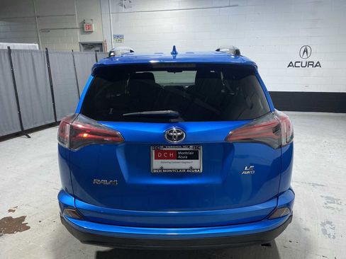 Used 2018 Toyota RAV4 LE w/ All Weather Liner Package AWD/4WD image 5