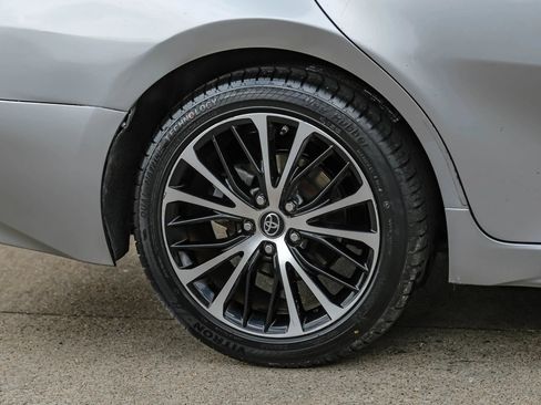 Used 2018 Toyota Camry SE FWD image 45