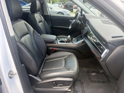 Used 2023 Audi Q7 3.0T Premium AWD/4WD image 24