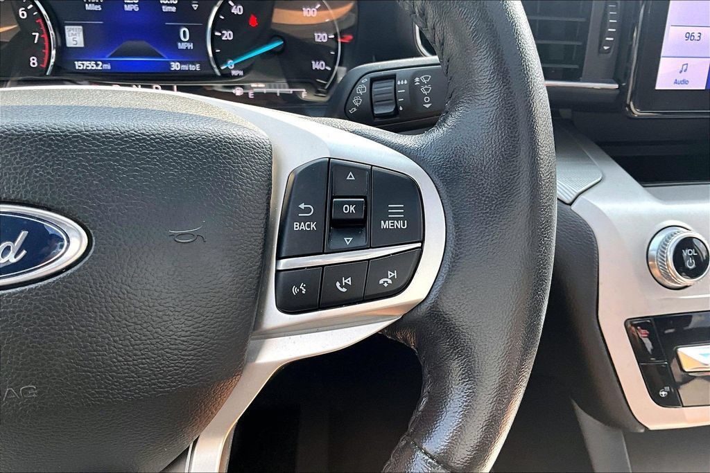 Used 2023 Ford Explorer XLT w/ Equipment Group 202A AWD/4WD image 18