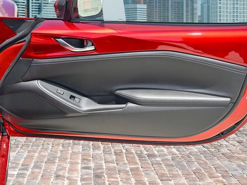 New 2026 MAZDA MX-5 Miata RF Grand Touring RWD image 12
