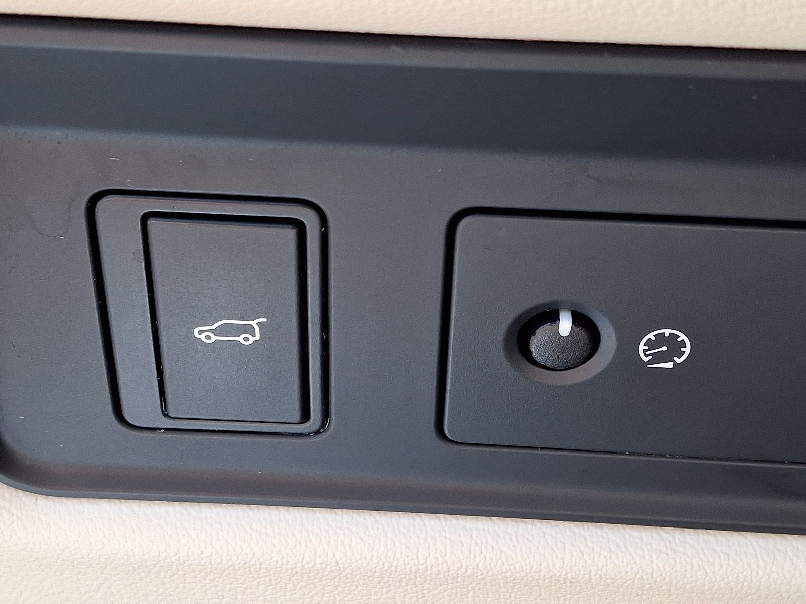 Used 2018 Land Rover Range Rover HSE AWD/4WD image 25