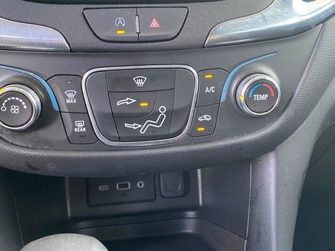 Used 2023 Chevrolet Equinox LT image 23