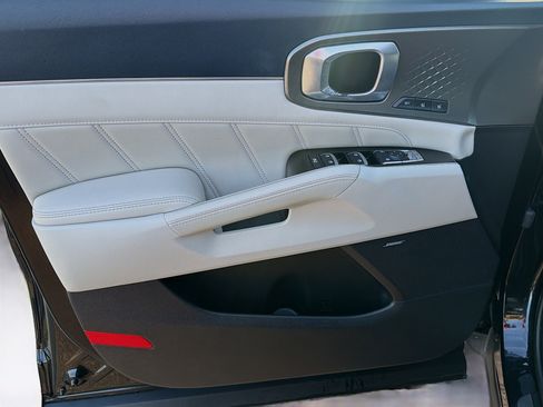 Used 2022 Kia Sorento SX Prestige w/ Panoramic Sunroof Package image 22