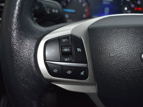 Used 2022 Ford Explorer XLT w/ Equipment Group 202A image 19
