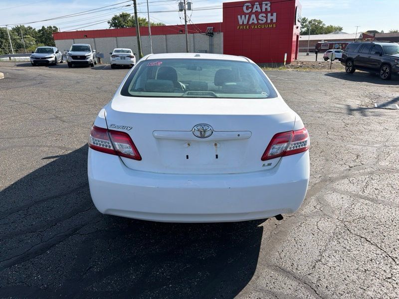 Used 2011 Toyota Camry LE FWD image 6