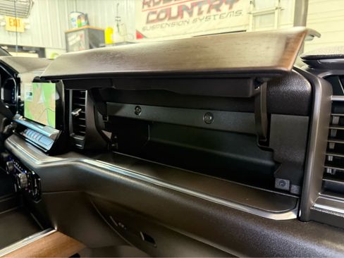 Used 2024 Chevrolet Silverado 2500 High Country image 38