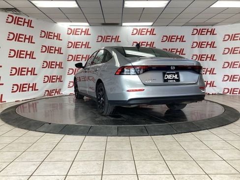 Used 2025 Honda Accord SE image 5