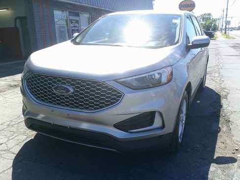 Used 2024 Ford Edge SEL AWD/4WD image 3