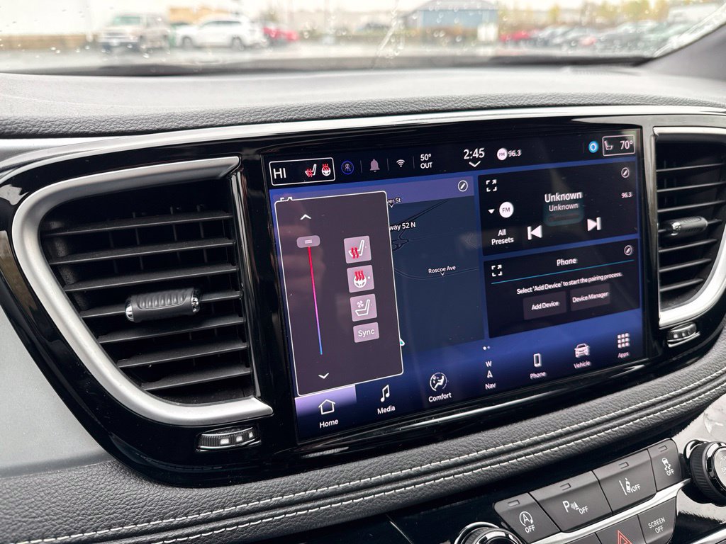 Used 2025 Chrysler Pacifica Limited FWD image 31