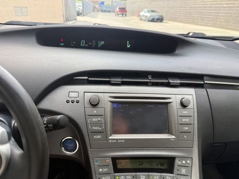 Used 2013 Toyota Prius Three image 17