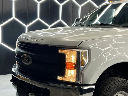 Used 2018 Ford F350 XL w/ Power Equipment Group AWD/4WD image 3