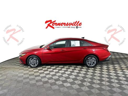 Used 2024 Hyundai Elantra SEL image 4