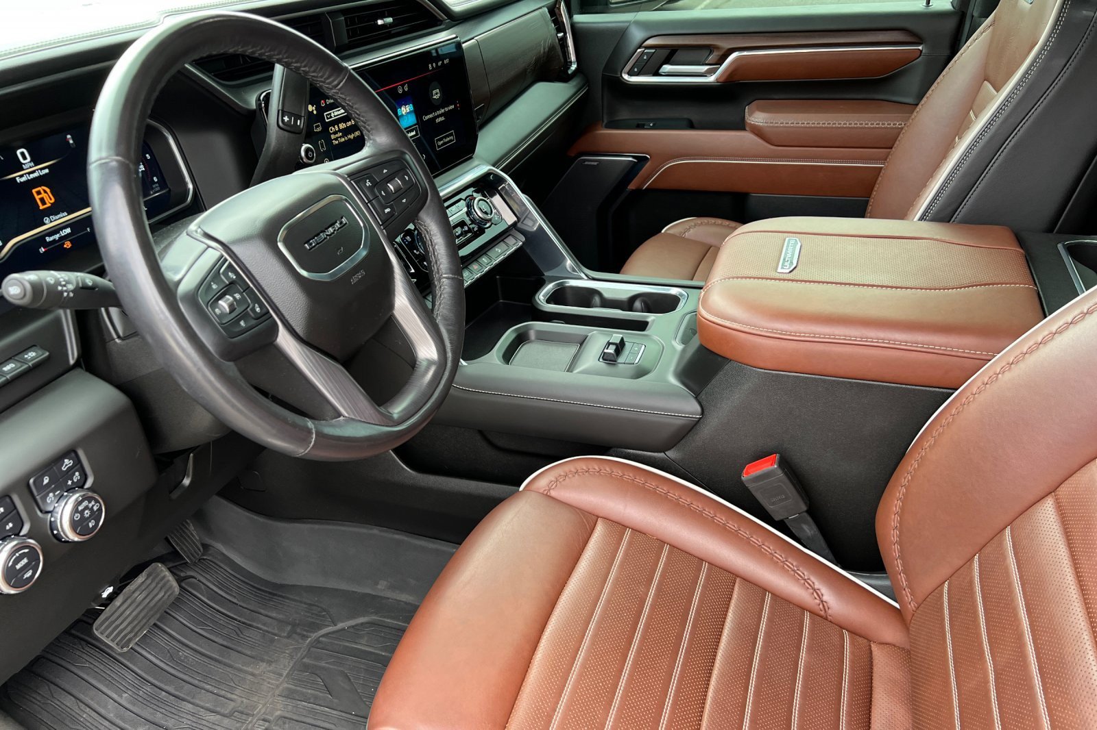 Used 2024 GMC Sierra 3500 Denali Ultimate AWD/4WD image 7