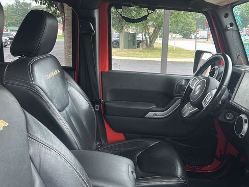 Used 2015 Jeep Wrangler Unlimited Sahara w/ Trailer Tow Group AWD/4WD image 9