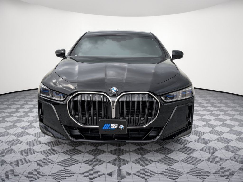 Used 2026 BMW 740i RWD image 6