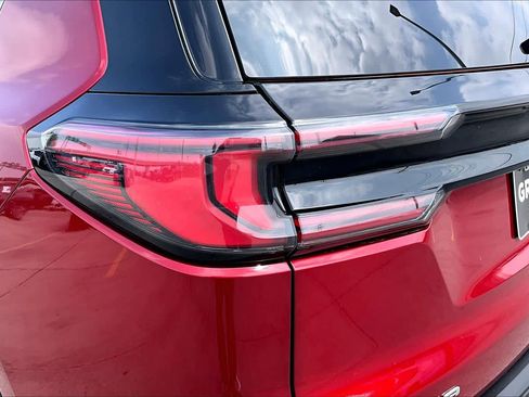 Used 2025 GMC Acadia Elevation w/ LPO, Floor Liner Package image 56