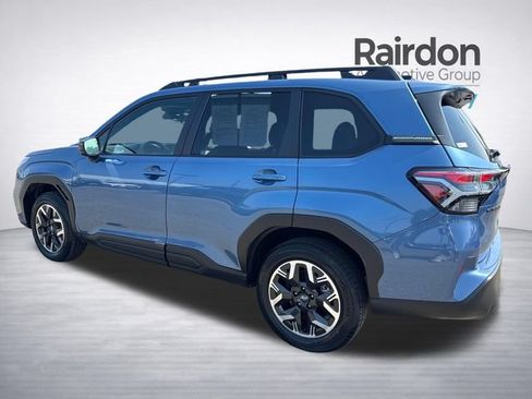 Used 2025 Subaru Forester Premium AWD/4WD image 5