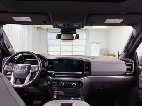 Used 2022 GMC Sierra 1500 SLT w/ SLT Premium Plus Package AWD/4WD image 28