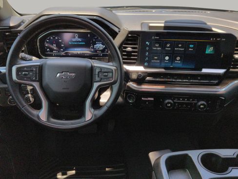 Used 2024 Chevrolet Silverado 1500 RST AWD/4WD image 19