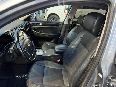 Used 2013 Hyundai Genesis 3.8 image 17