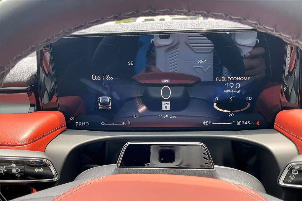 Used 2026 Lincoln Aviator Reserve w/ Luxury Package RWD image 15