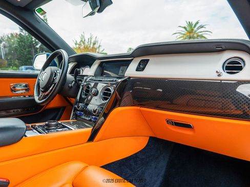 Used 2023 Rolls-Royce Cullinan Black Badge w/ Leather Finishing Pack image 43