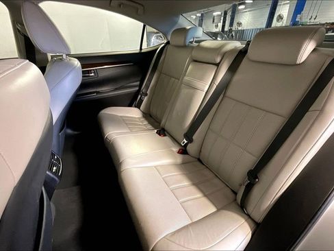 Used 2017 Lexus ES 350 w/ Luxury Package FWD image 38