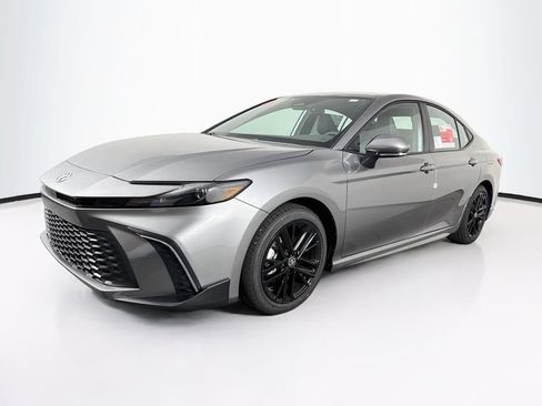 New 2026 Toyota Camry SE FWD image 3