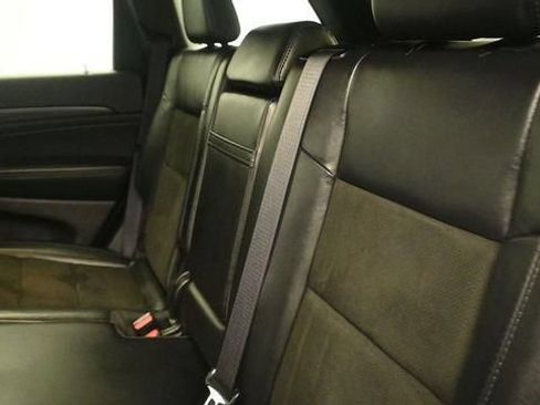 Used 2020 Jeep Grand Cherokee Altitude AWD/4WD image 11