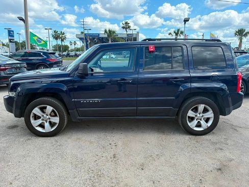 Used 2014 Jeep Patriot Latitude AWD/4WD image 5